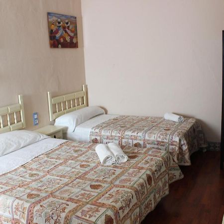 Pension Lisdos Seville Luaran gambar