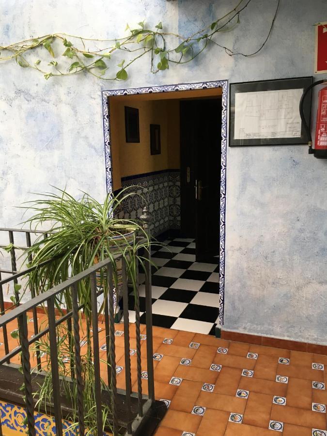 Pension Lisdos Seville Luaran gambar