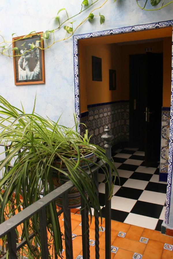 Pension Lisdos Seville Luaran gambar