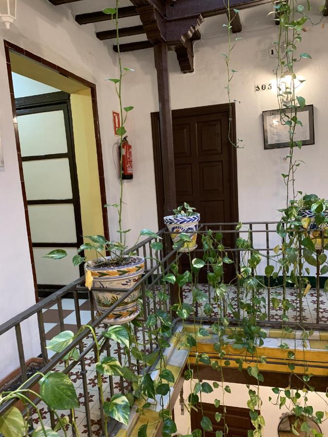 Pension Lisdos Seville Luaran gambar